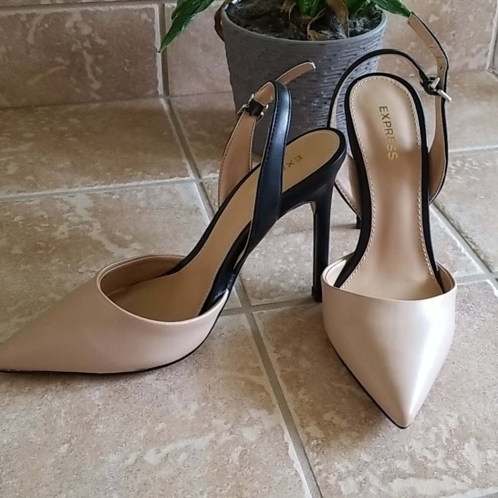 Express heels - Picture 1 of 3